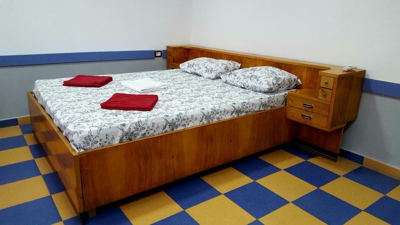 Home Hostel Shkodra Kültér fotó